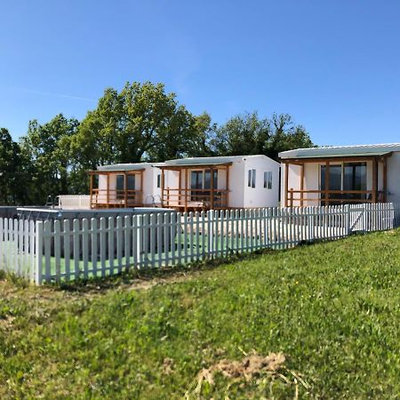 In Country Luxury Lodges Camerino Exterior foto